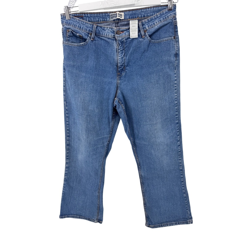 Levi‎ Signature Bootcut Jeans Women's 18W Short Mid Rise Blue Denim